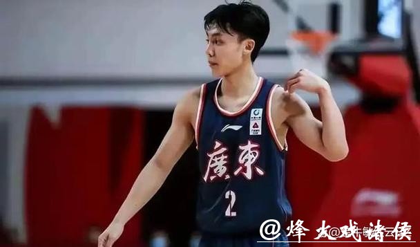 主场输给广东又怪谁,威金顿关键时刻连连送人头,广州难逃失利命运,球队配合也被拖累 主场输给广东又怪谁,威金顿关键时刻连连送人头,广州难逃失利命运,球队配合也被拖累